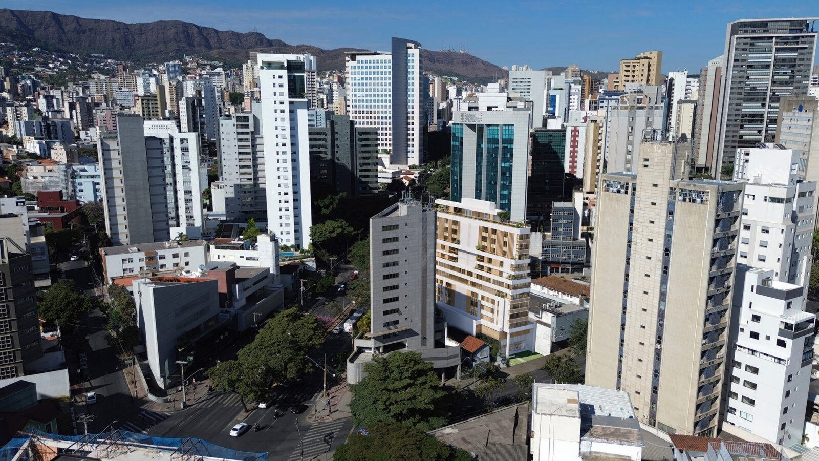 Aura Frederico Ribeiro - Studios Open Residences no Funcionários